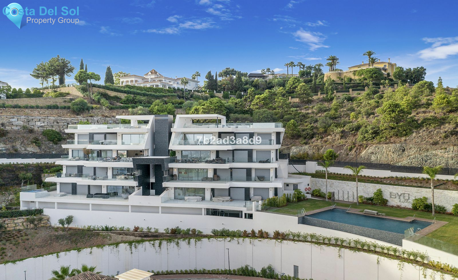 Middle Floor Apartment in Benahavís-1552407