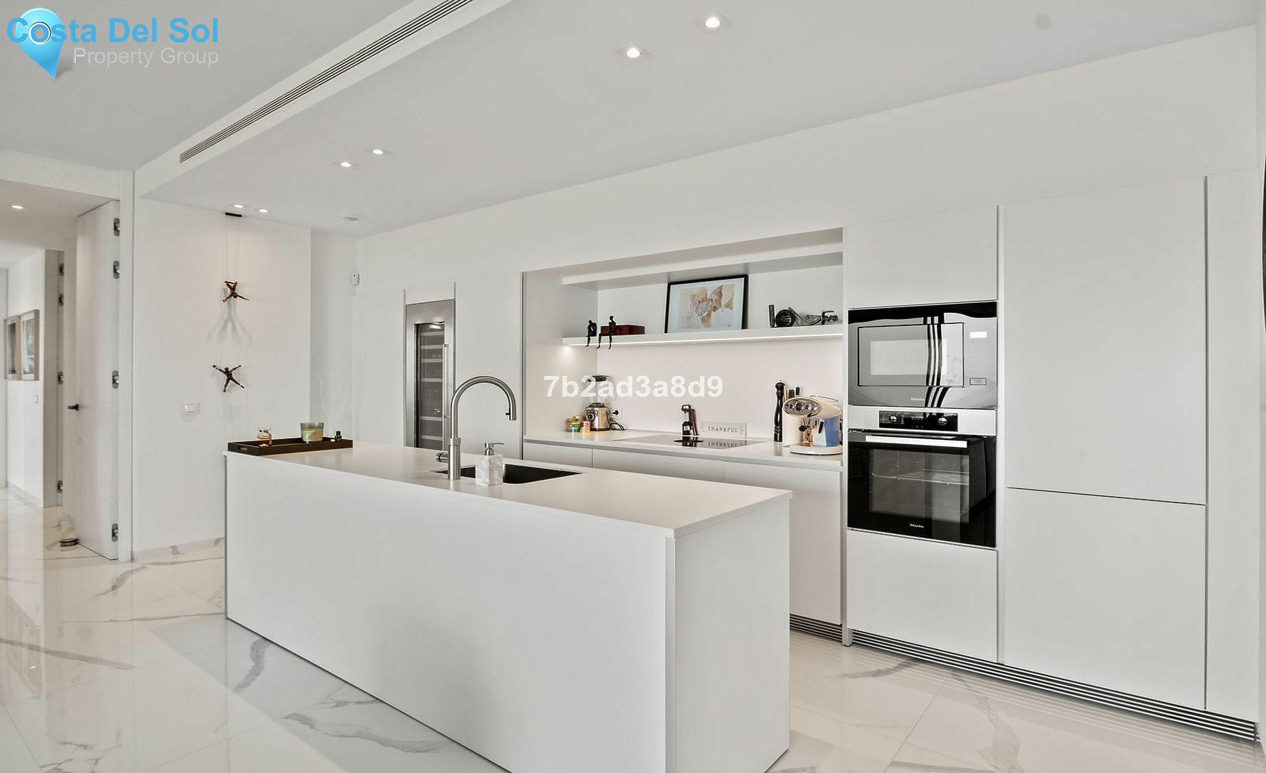 Middle Floor Apartment in Benahavís-1552397