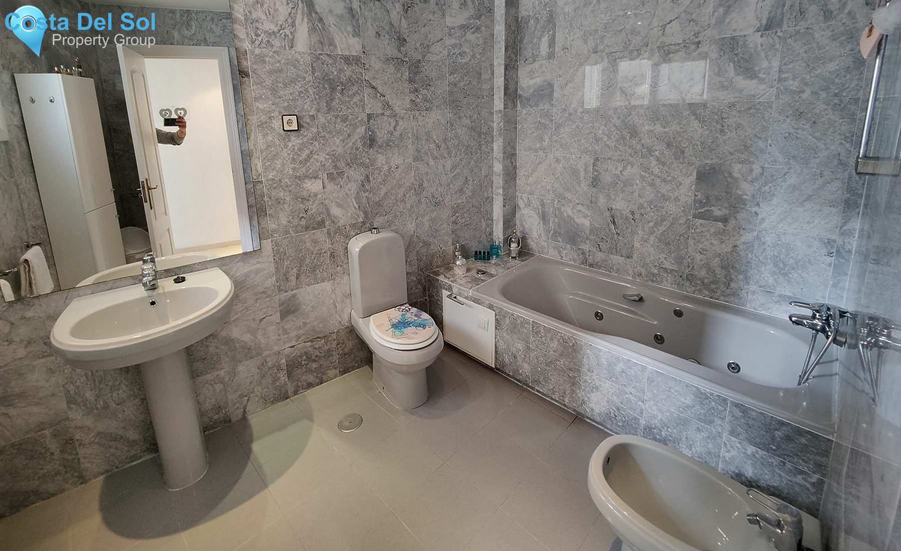 Middle Floor Apartment in Benalmadena Costa-1211292