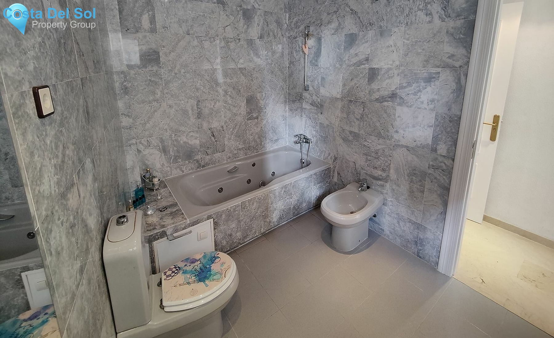 Middle Floor Apartment in Benalmadena Costa-1211293
