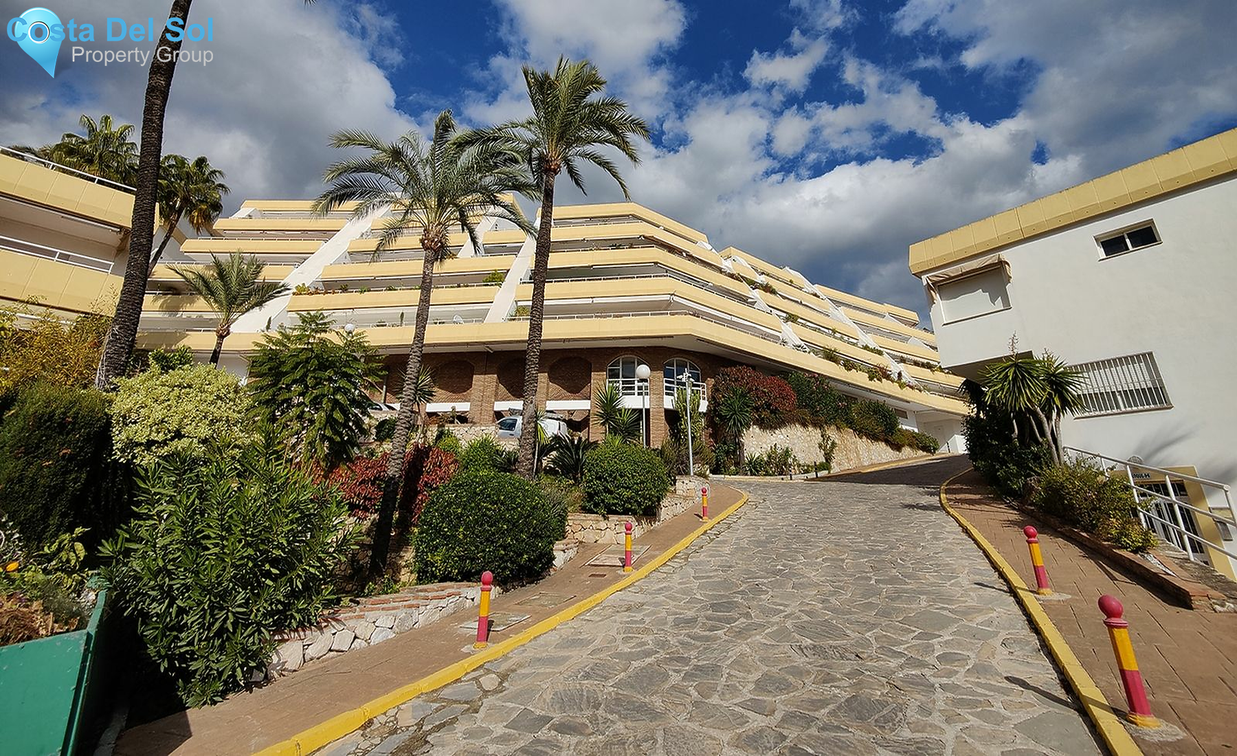 Middle Floor Apartment in Benalmadena Costa-1211278