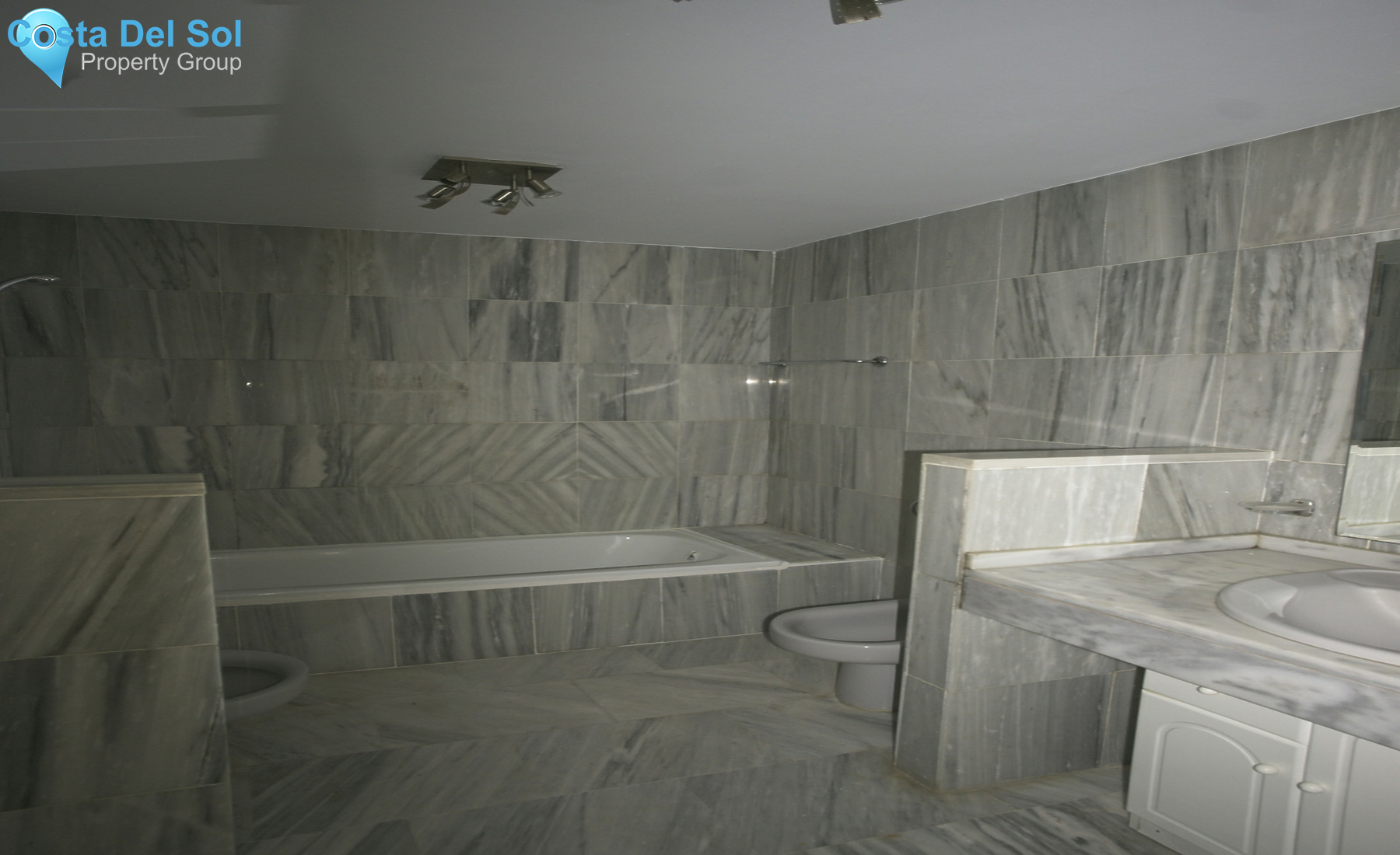 Middle Floor Apartment in Cabopino-1248117