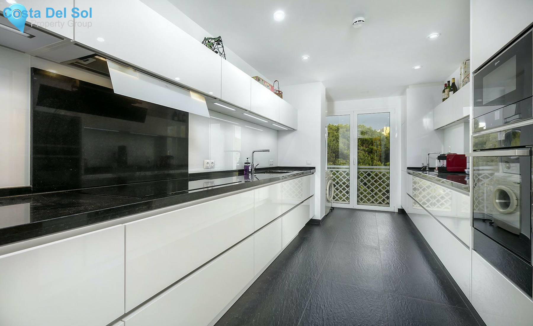 Middle Floor Apartment in Cabopino-1502512