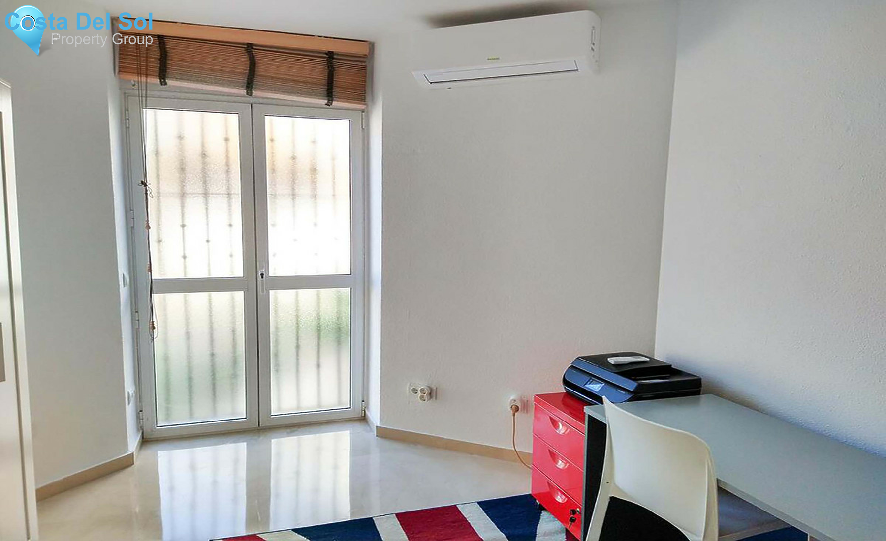 Middle Floor Apartment in Calahonda-1268878