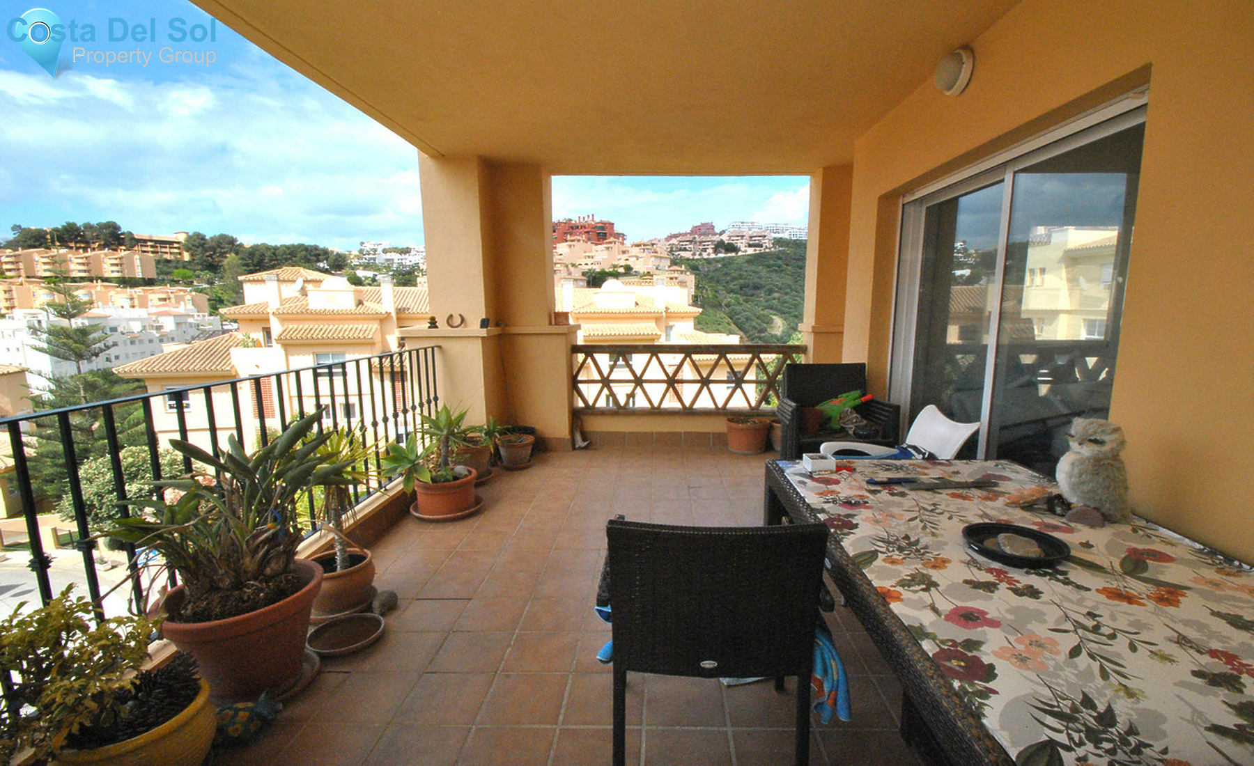Middle Floor Apartment in Calahonda-1287229