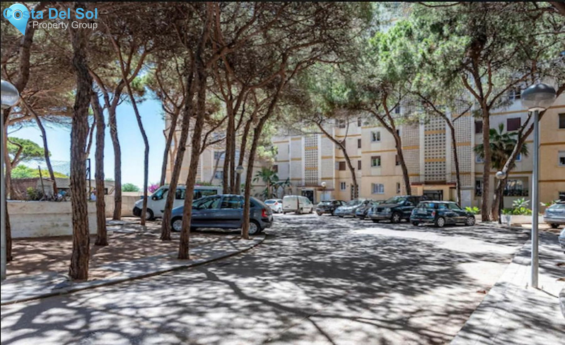 Middle Floor Apartment in Calahonda-1408996