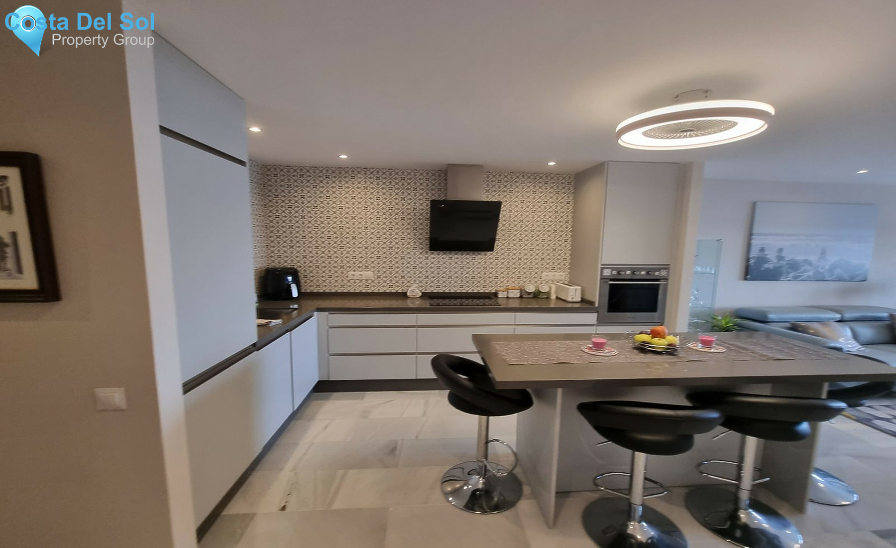 Middle Floor Apartment in Calahonda-1452975