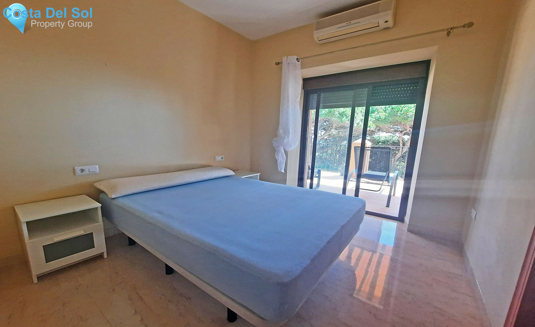 Middle Floor Apartment in Calahonda-1459057