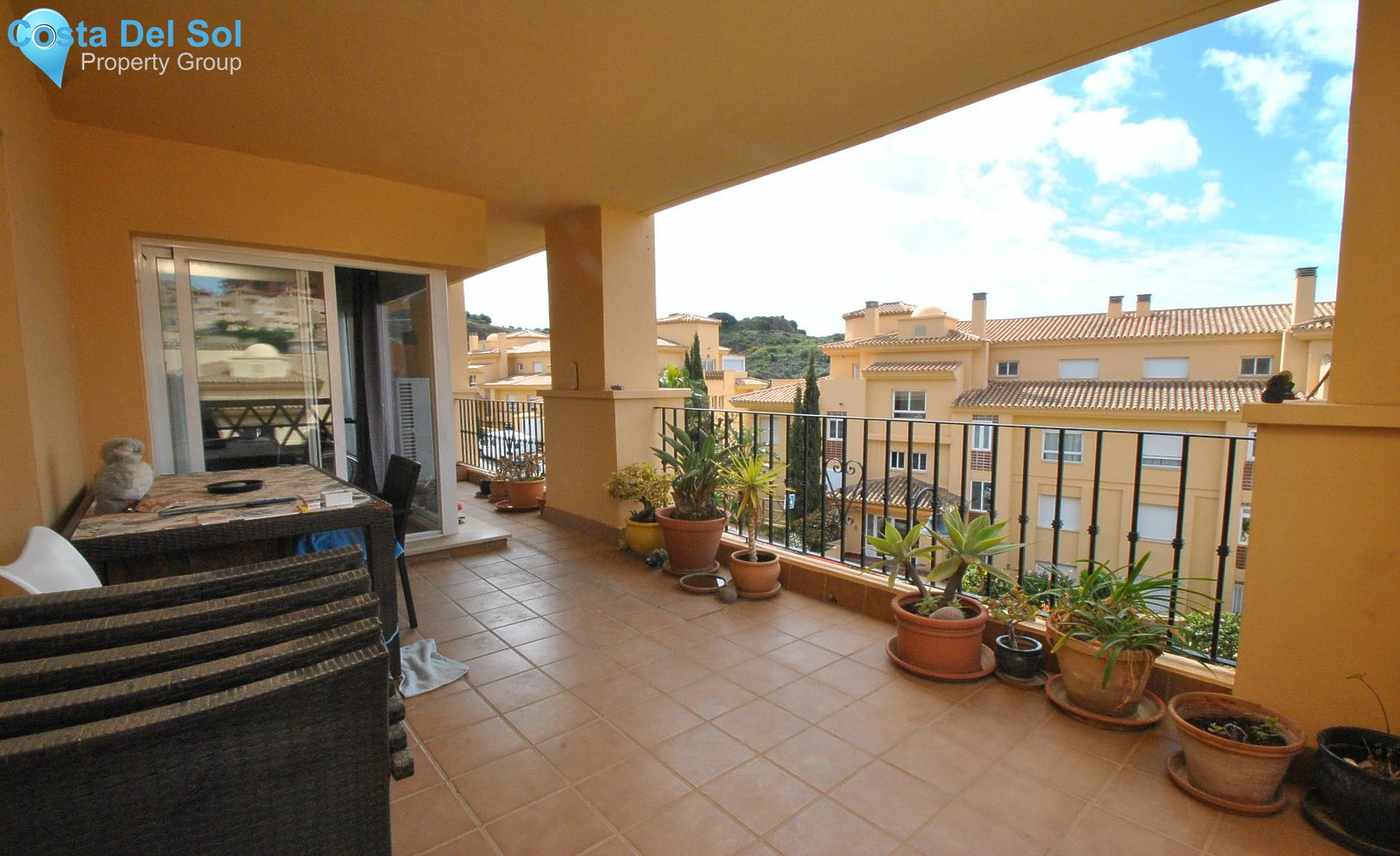 Middle Floor Apartment in Calahonda-1141033