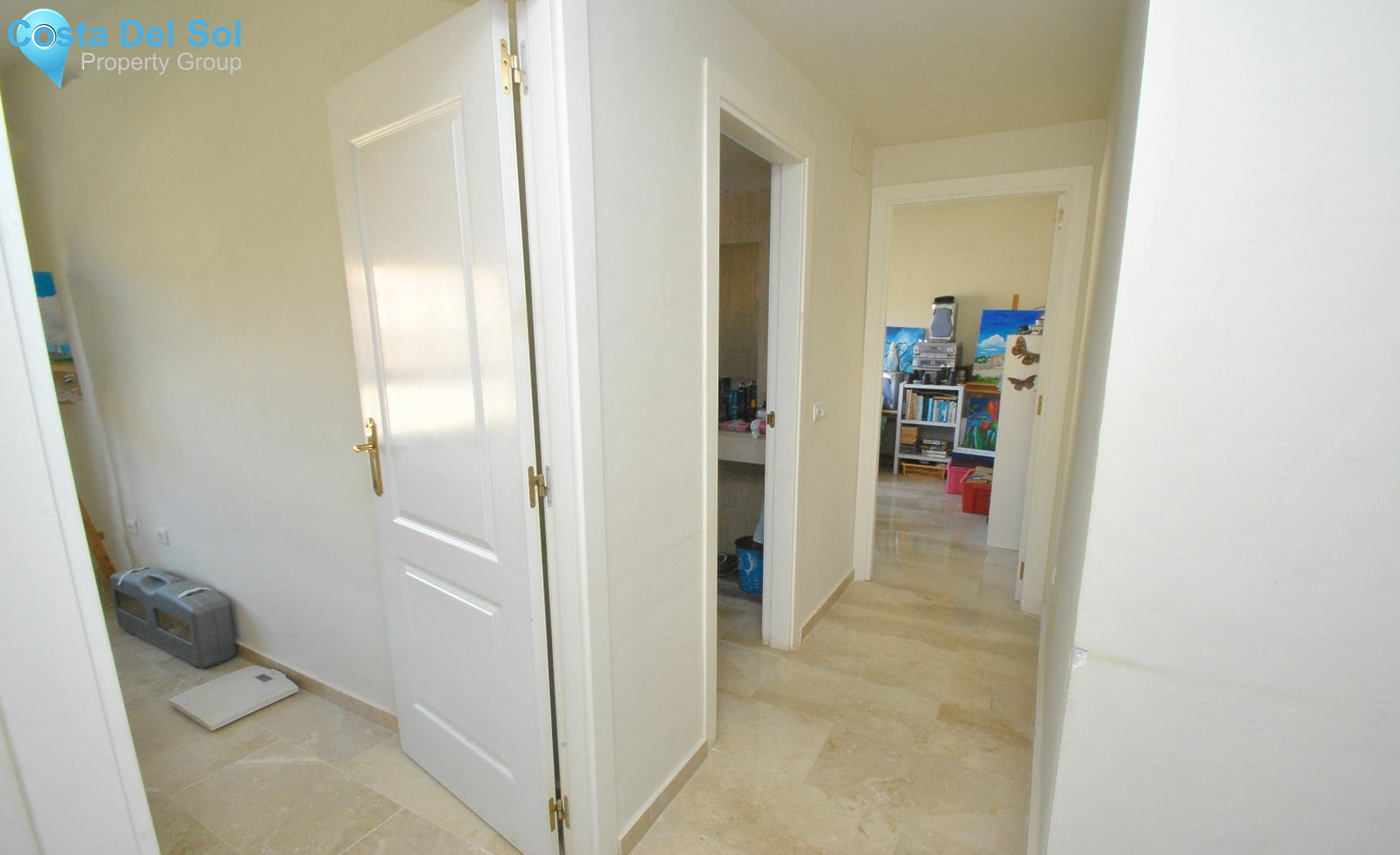 Middle Floor Apartment in Calahonda-1141027