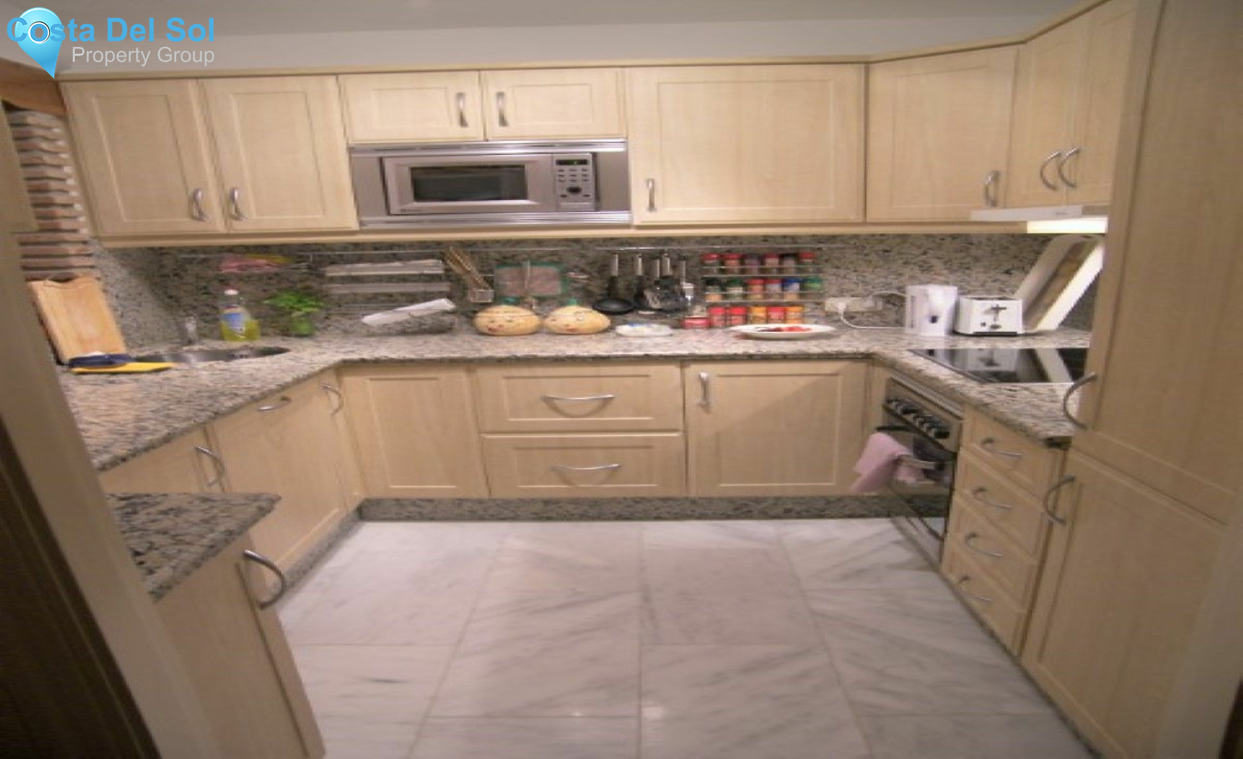 Middle Floor Apartment in Calahonda-1172554