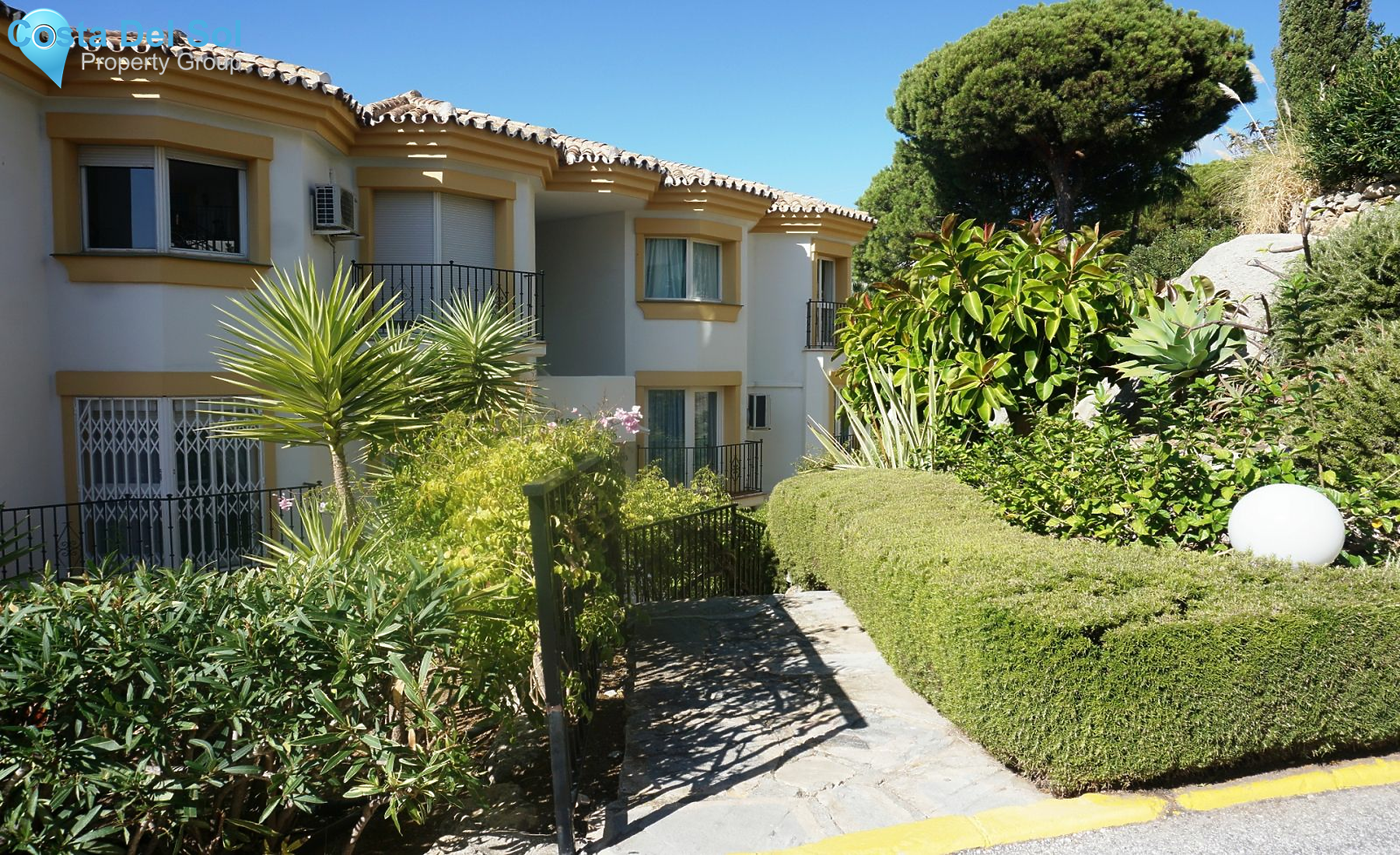 Middle Floor Apartment in Calahonda-1172546