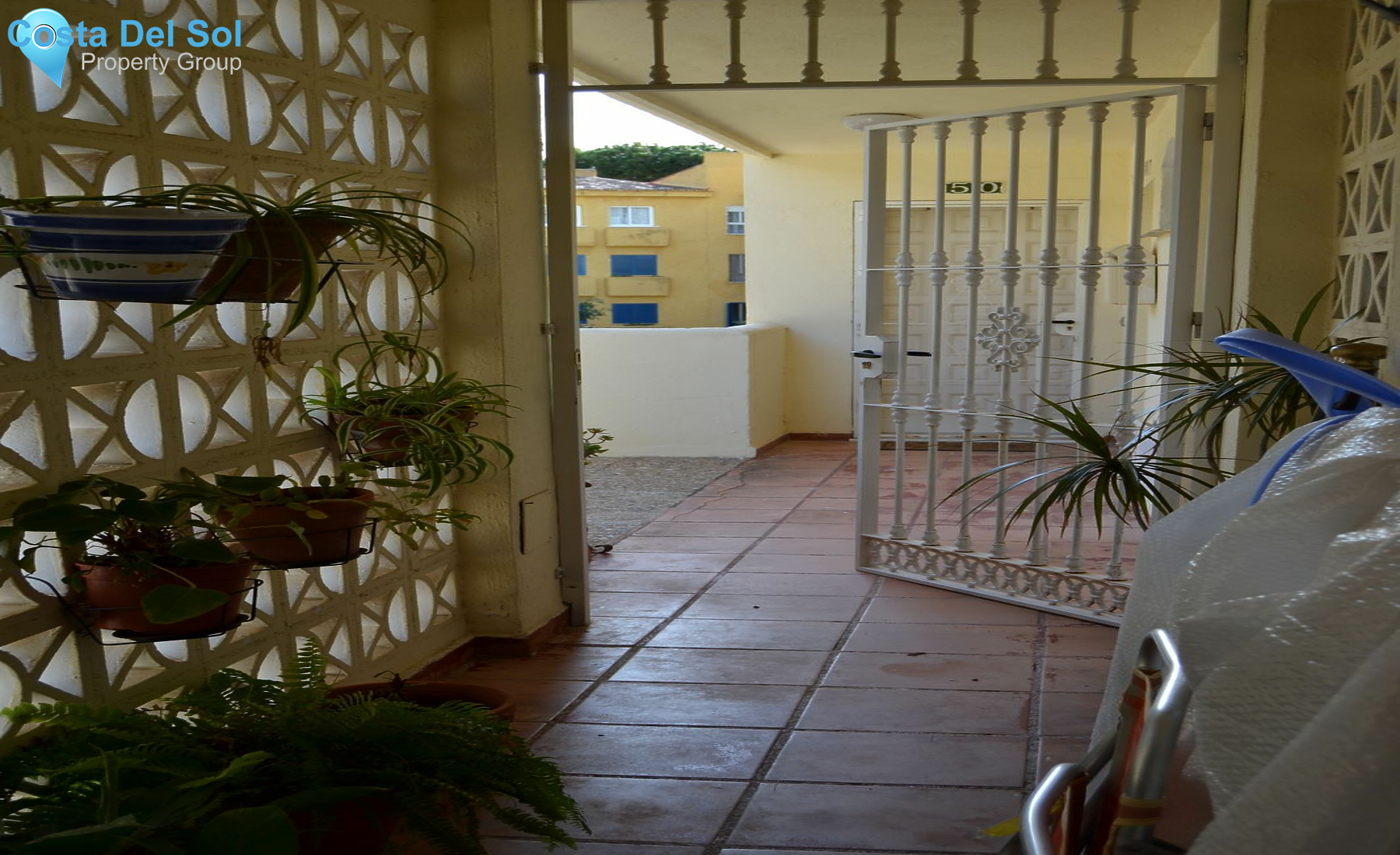 Middle Floor Apartment in Calahonda-1190833