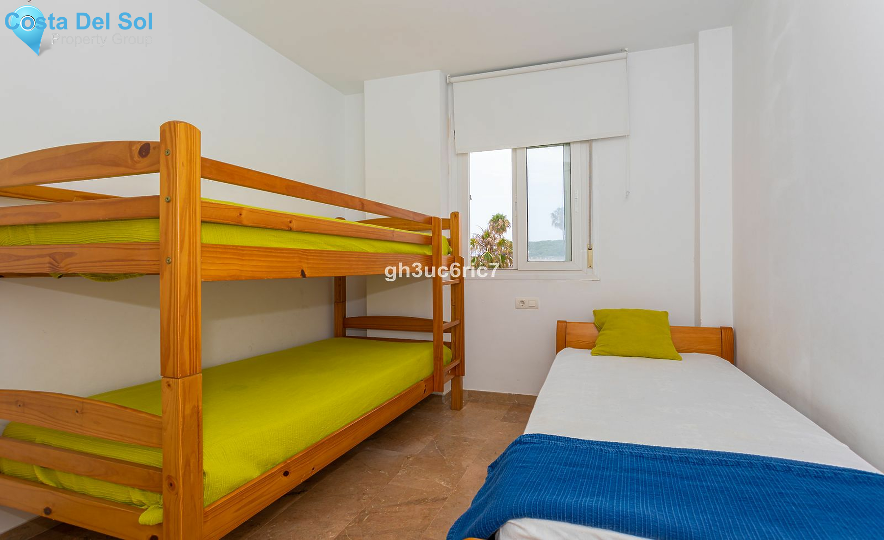 Middle Floor Apartment in Calahonda-1387379