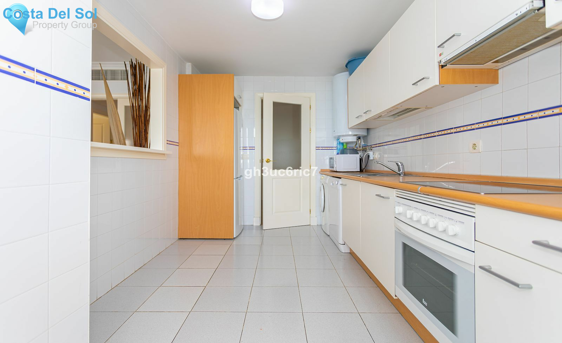Middle Floor Apartment in Calahonda-1387381