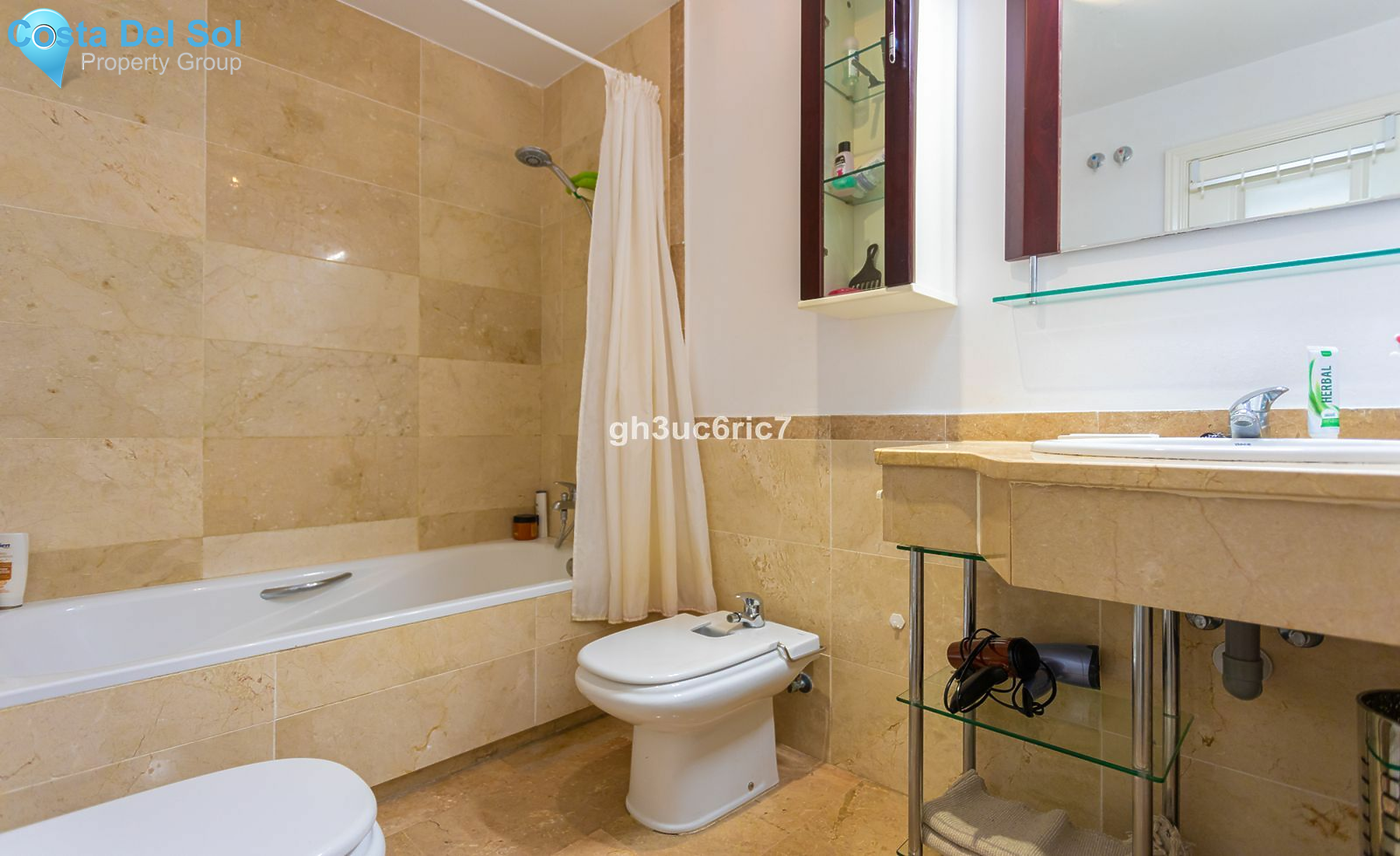 Middle Floor Apartment in Calahonda-1387373