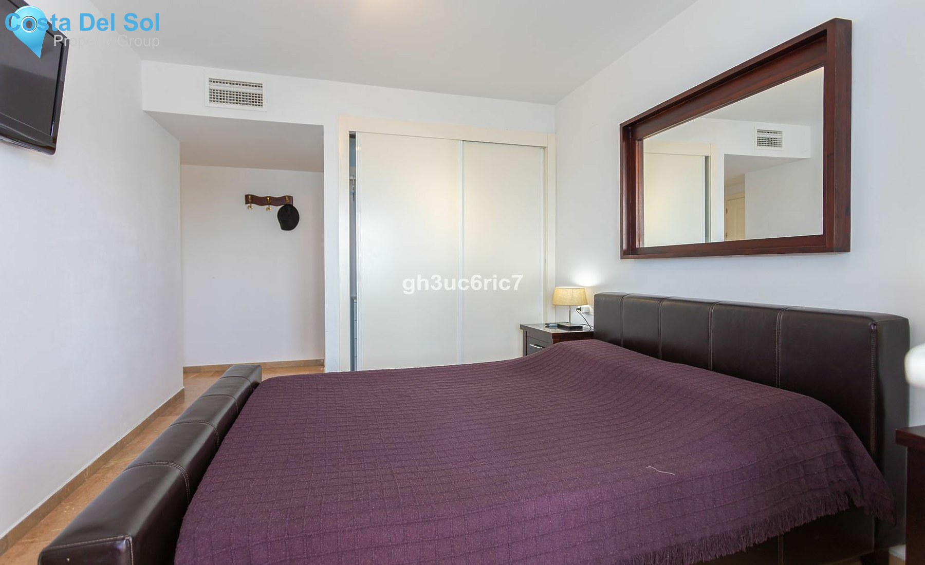 Middle Floor Apartment in Calahonda-1387374