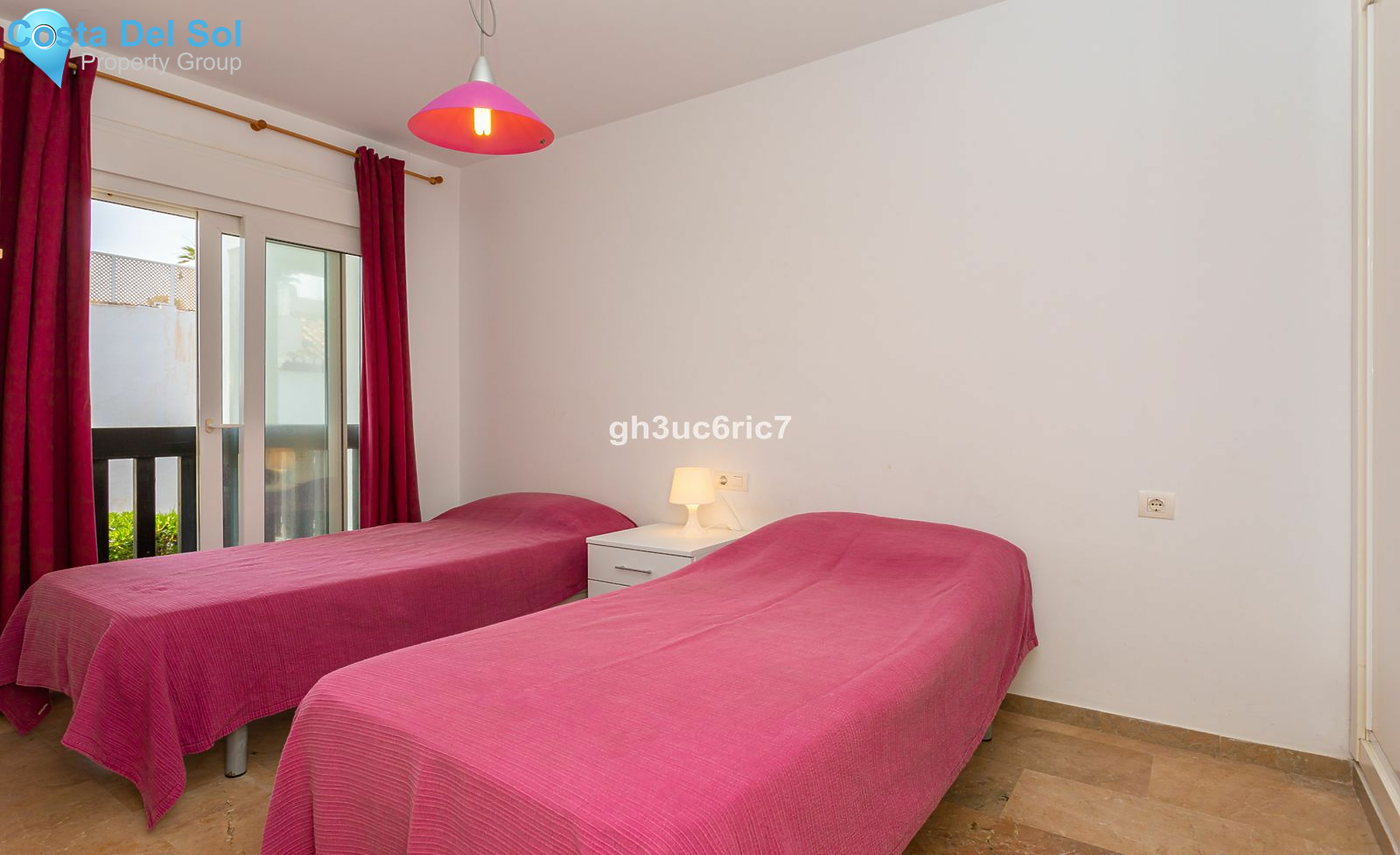 Middle Floor Apartment in Calahonda-1387375