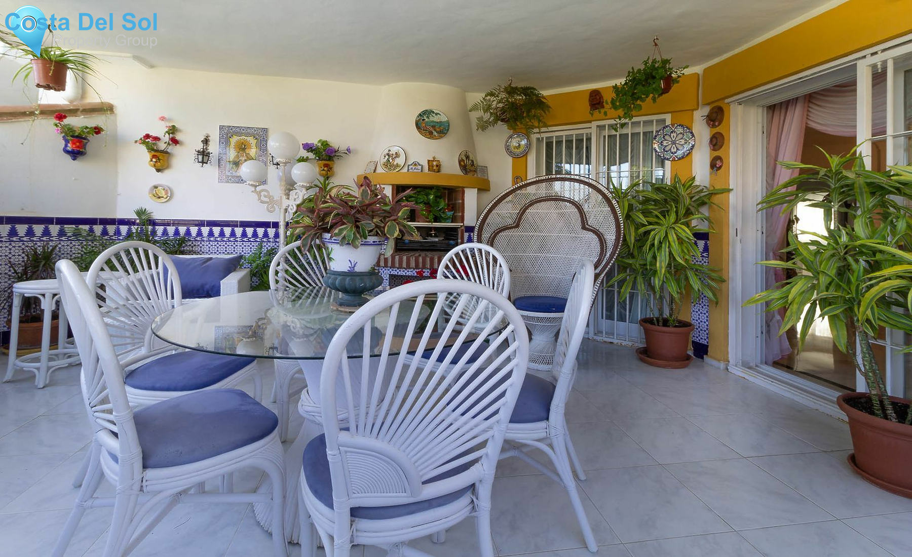Middle Floor Apartment in Calahonda-1392423