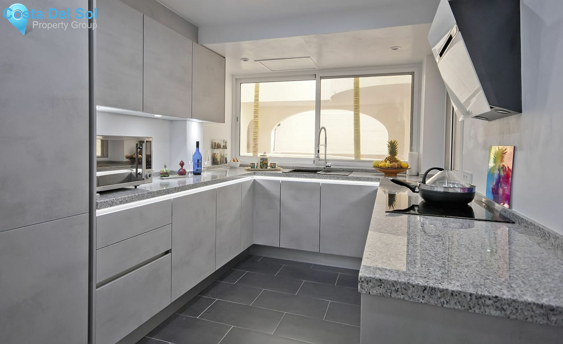 Middle Floor Apartment in Calahonda-1430642