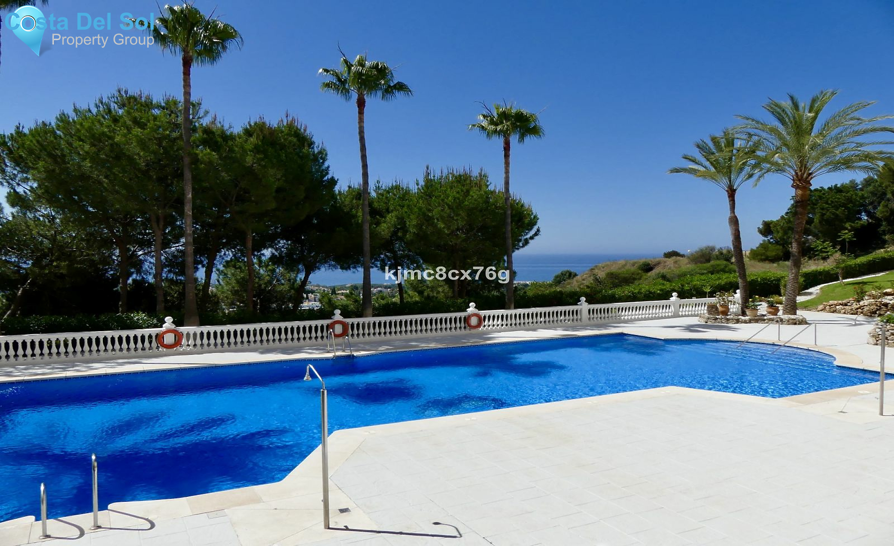 Middle Floor Apartment in Calahonda