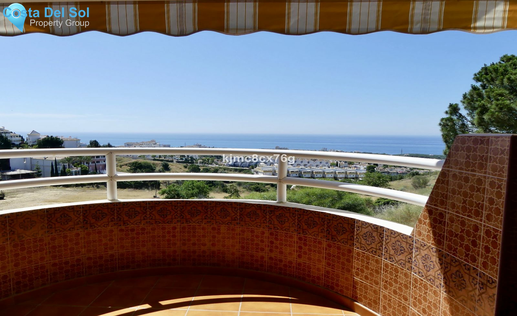 Middle Floor Apartment in Calahonda-1441559