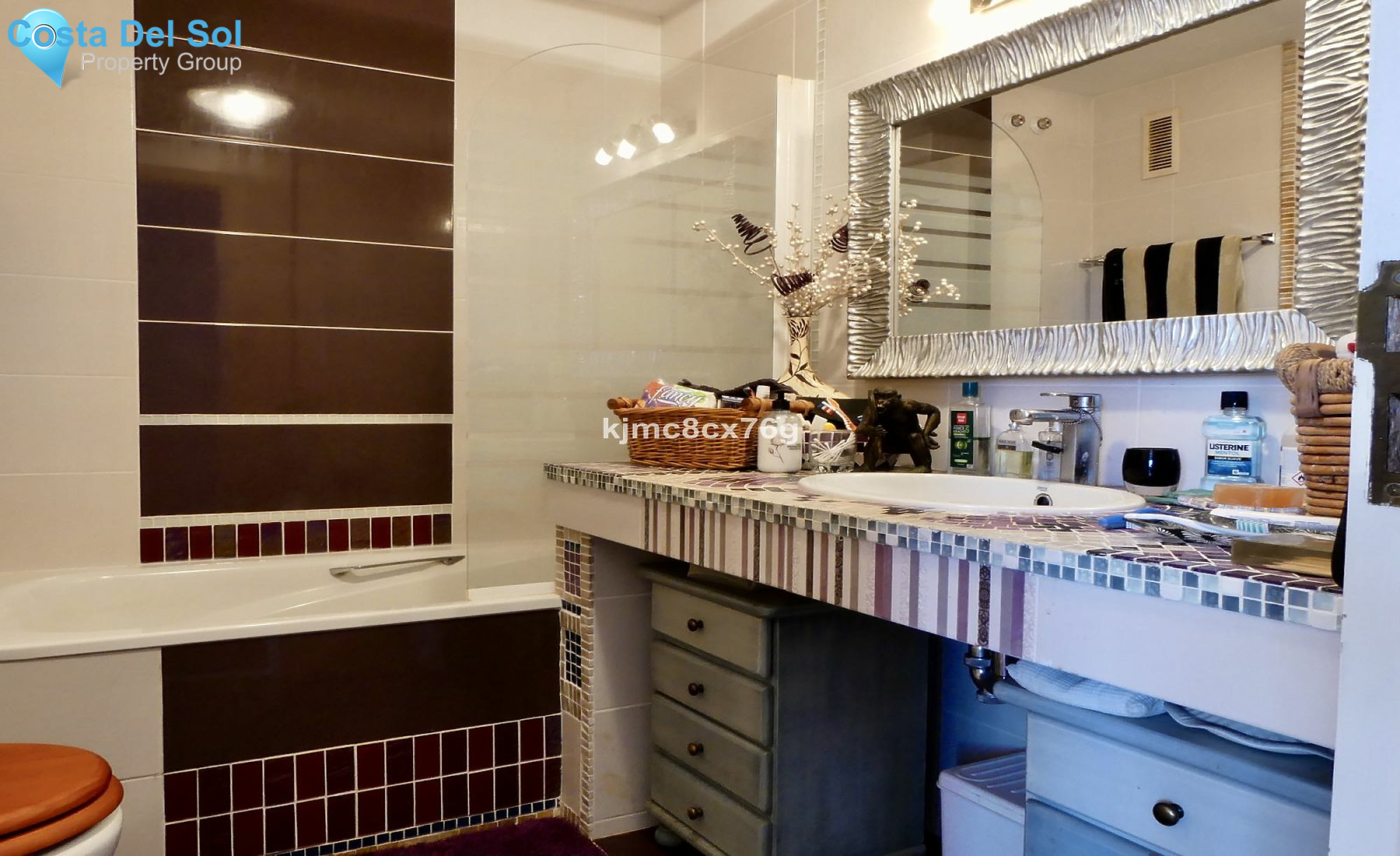 Middle Floor Apartment in Calahonda-1441570