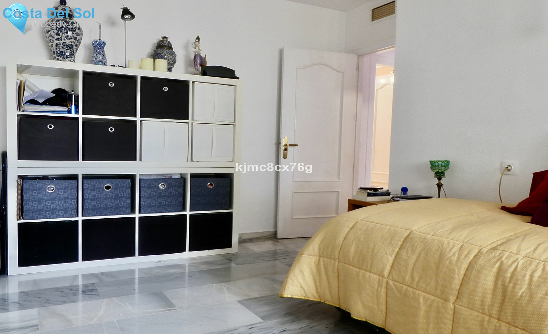 Middle Floor Apartment in Calahonda-1441571