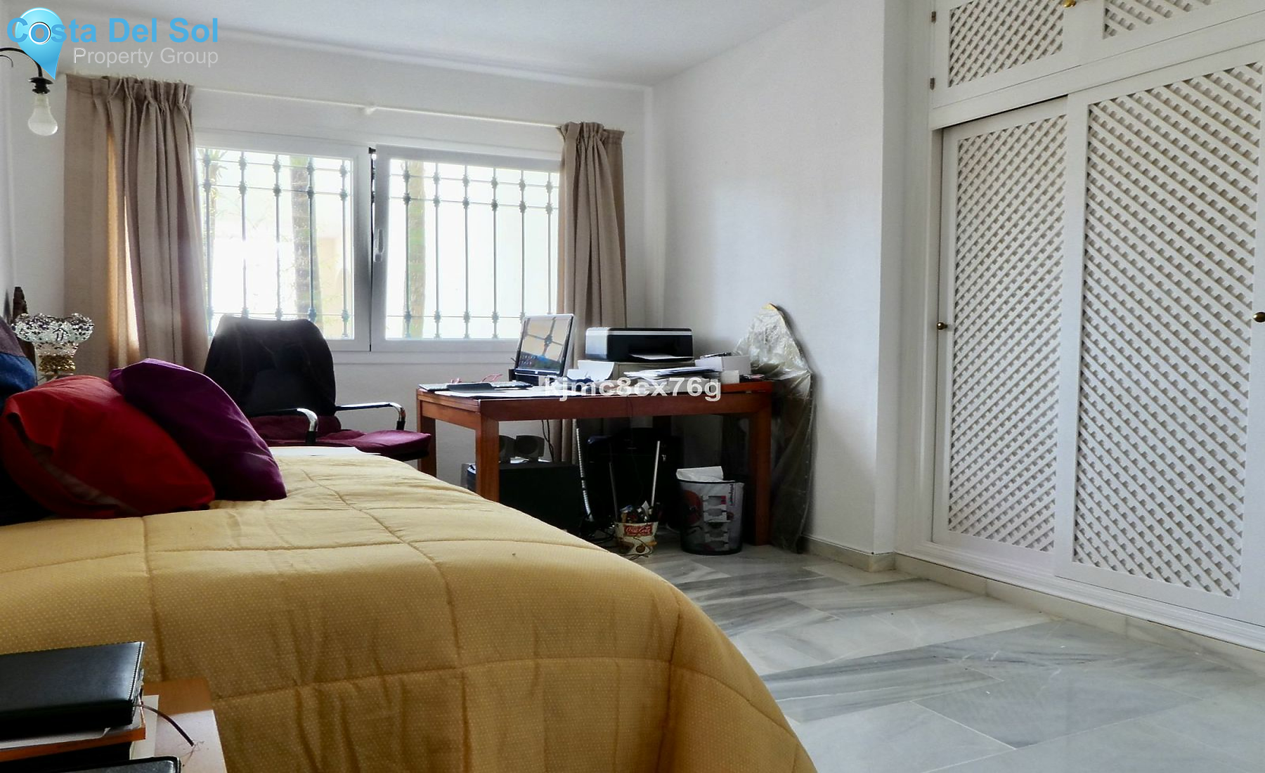 Middle Floor Apartment in Calahonda-1441572