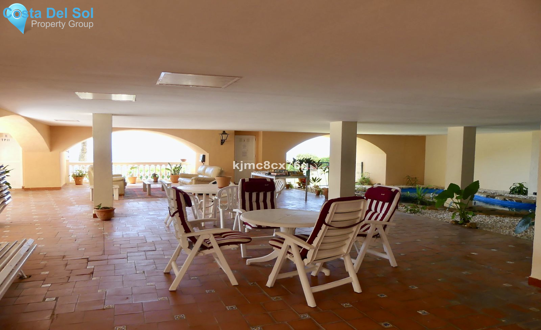 Middle Floor Apartment in Calahonda-1441577