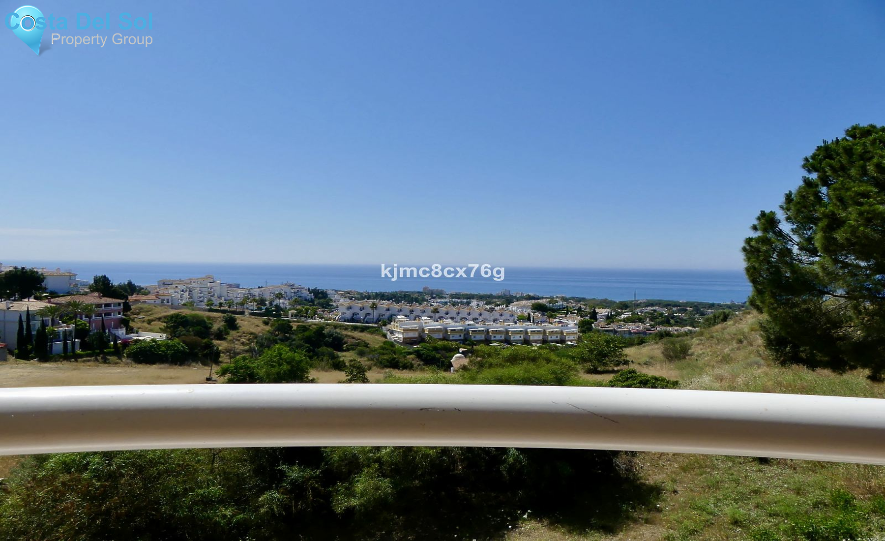 Middle Floor Apartment in Calahonda-1441578