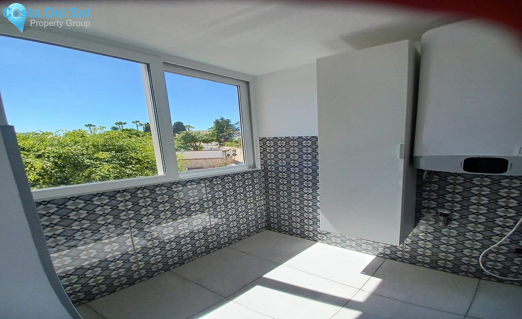 Middle Floor Apartment in Calahonda-1442979