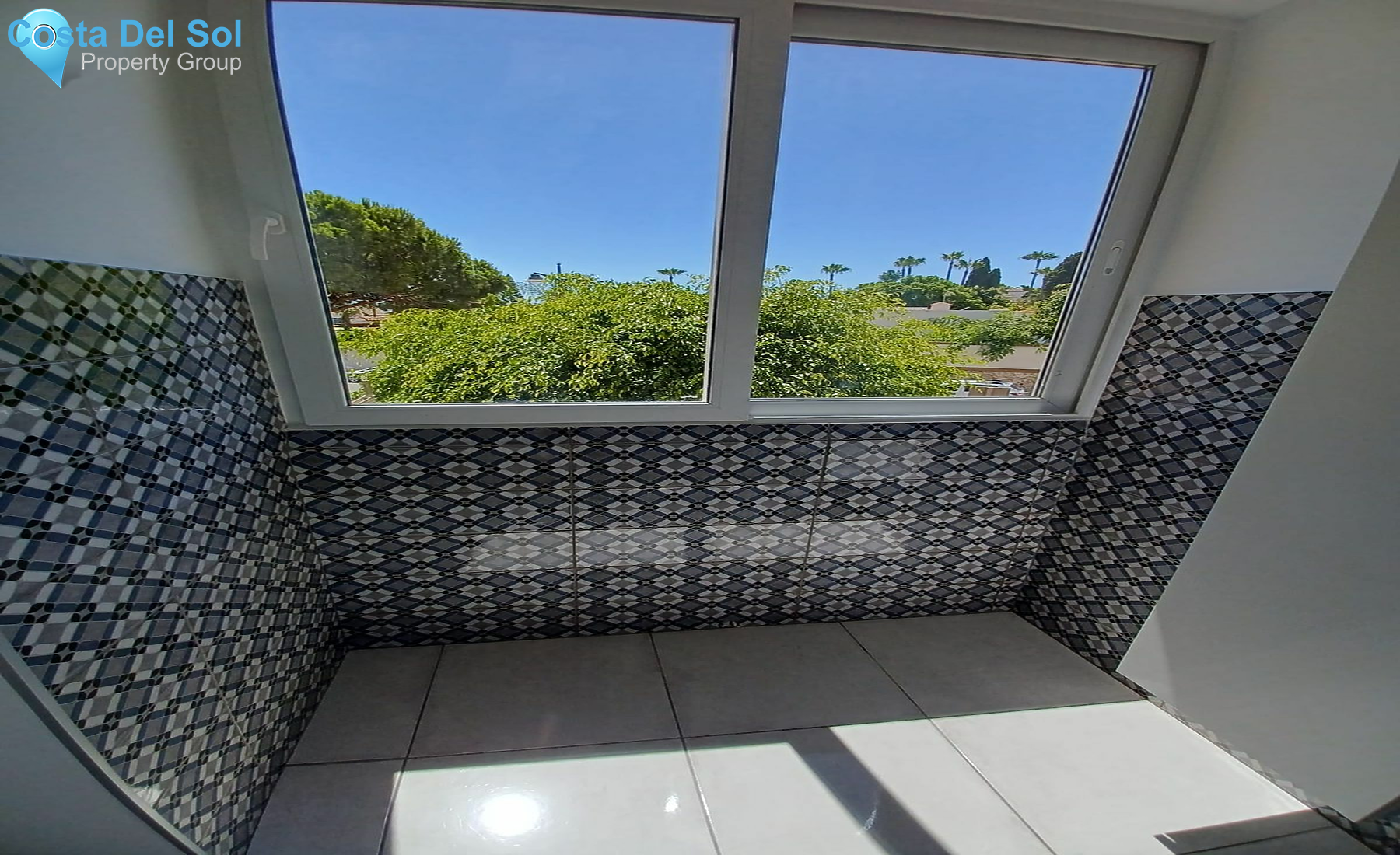 Middle Floor Apartment in Calahonda-1442981