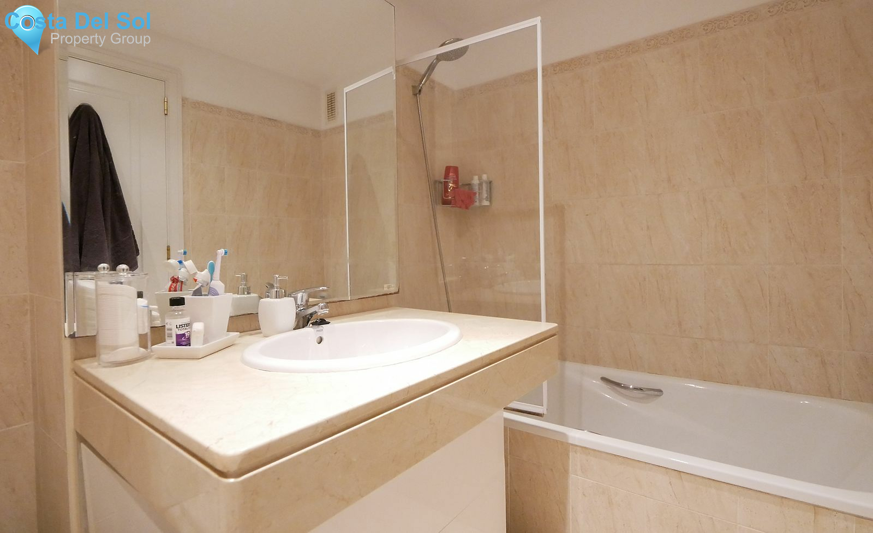 Middle Floor Apartment in Calahonda-1445562