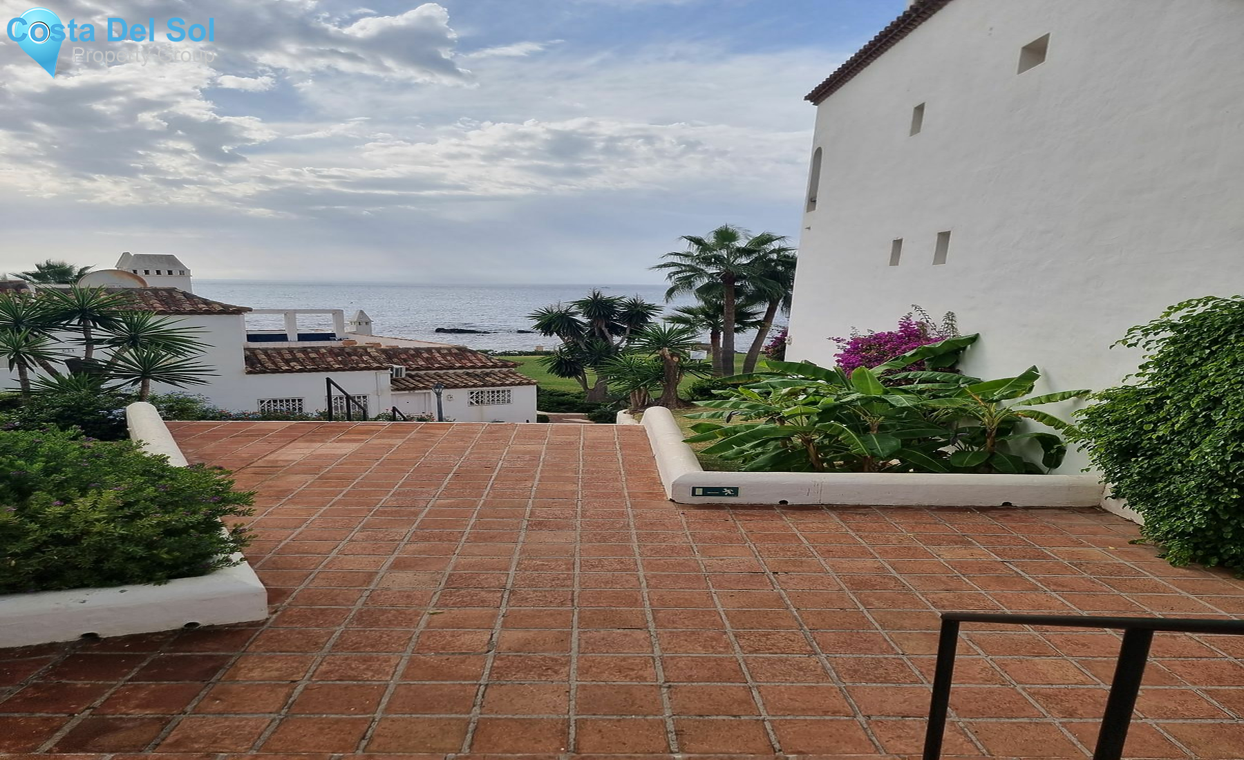 Middle Floor Apartment in Calahonda-1466028