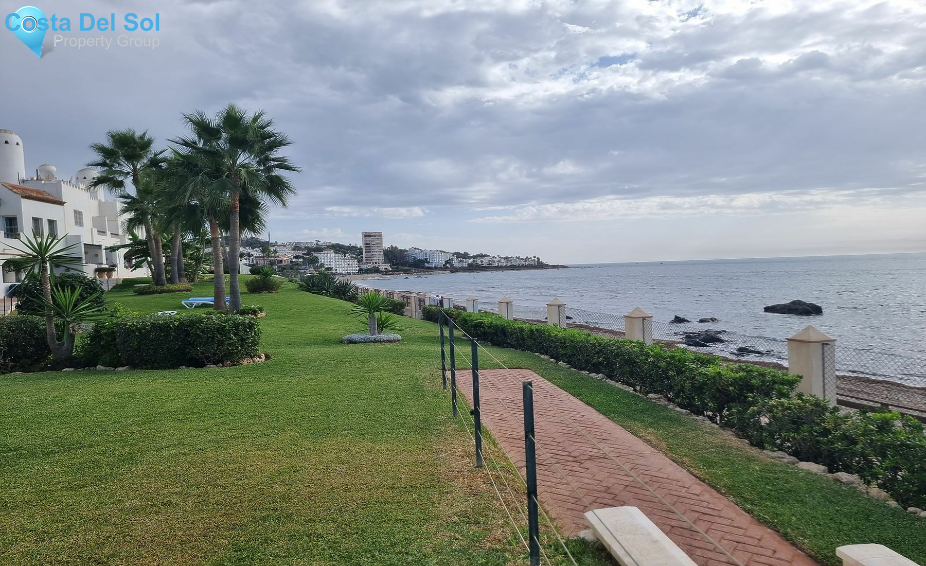 Middle Floor Apartment in Calahonda-1466030