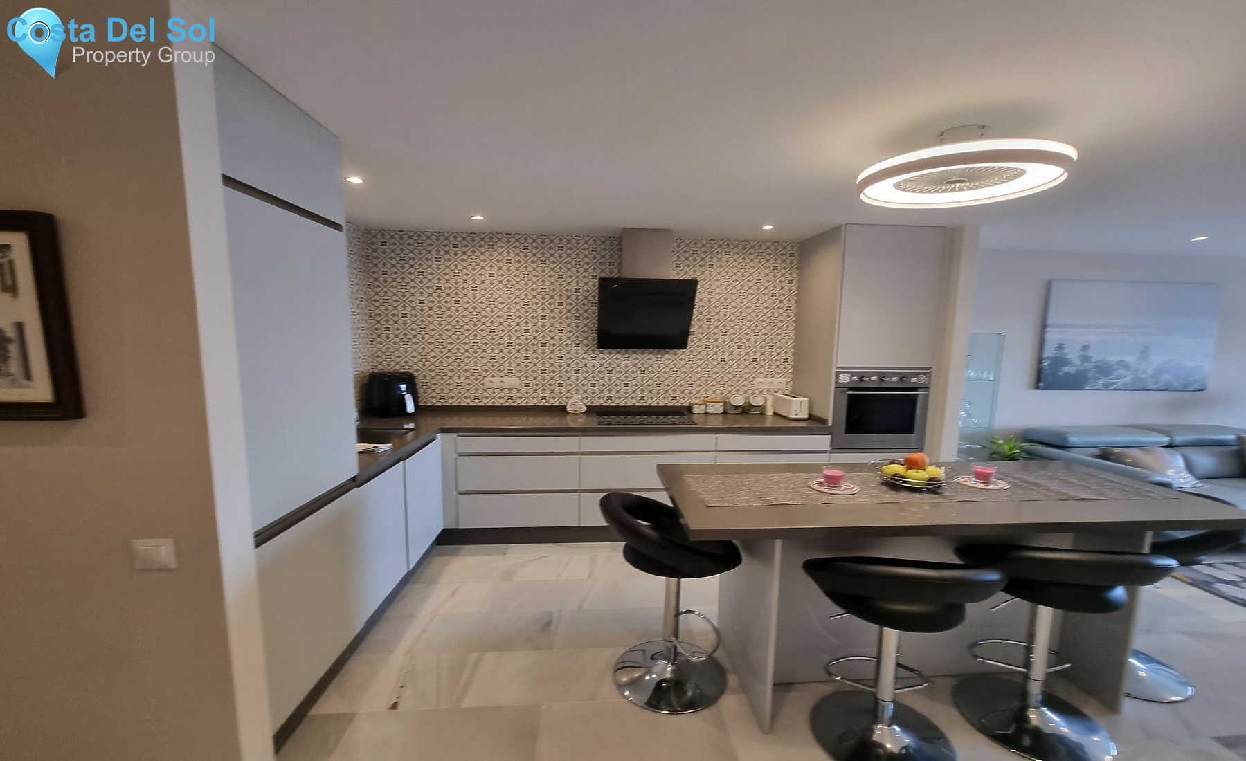 Middle Floor Apartment in Calahonda-1466013