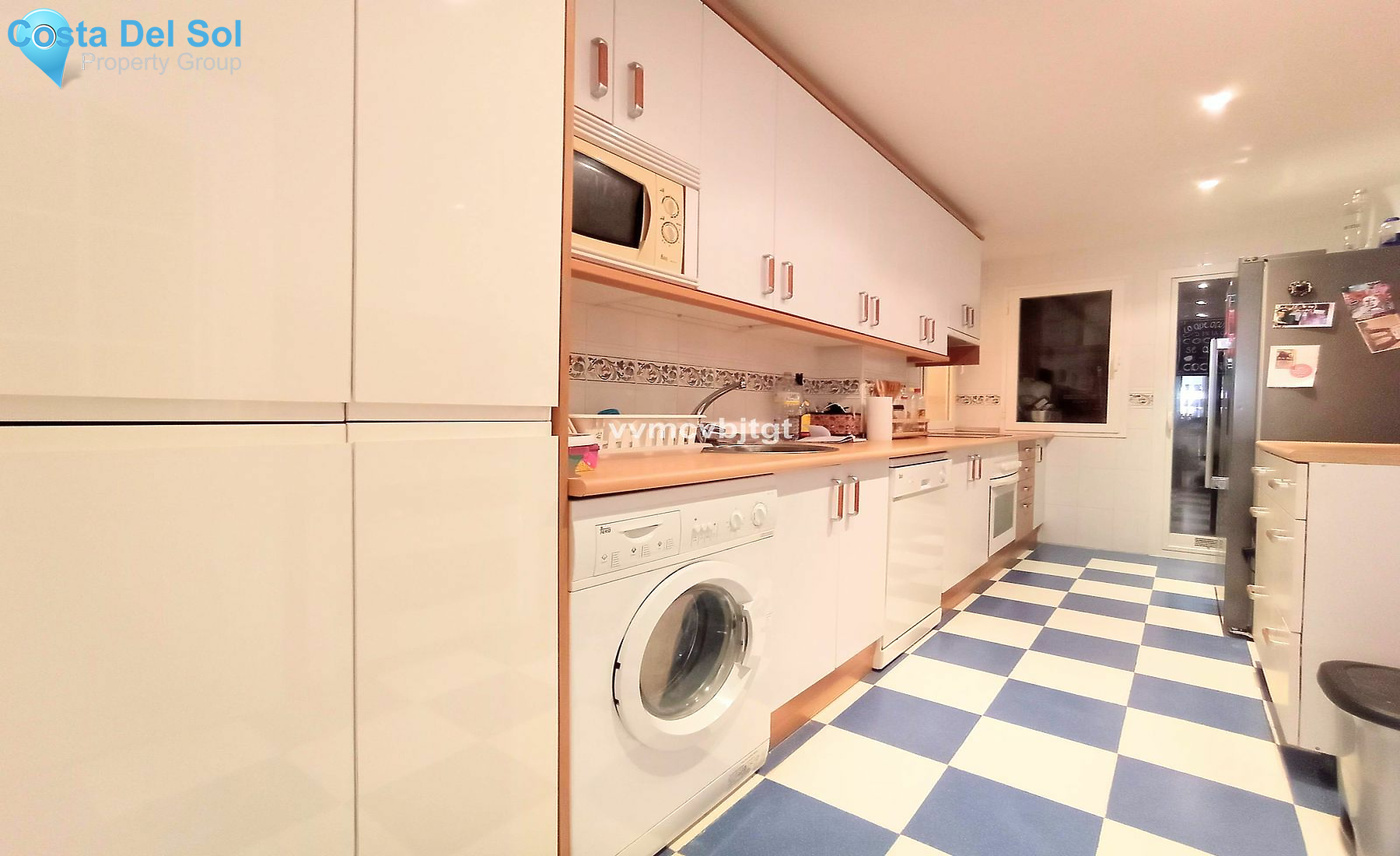 Middle Floor Apartment in Calahonda-1491496