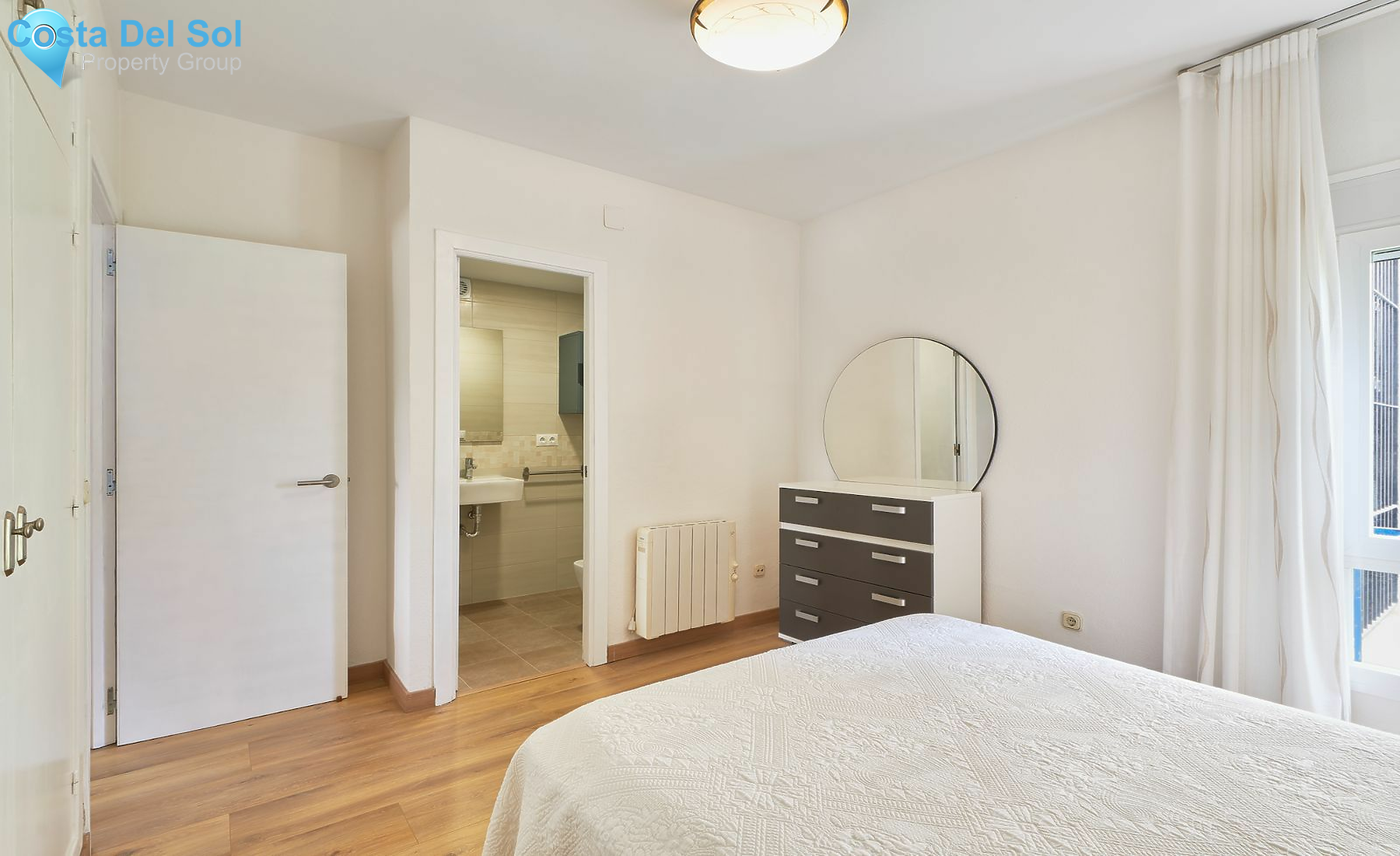 Middle Floor Apartment in Calahonda-1513968