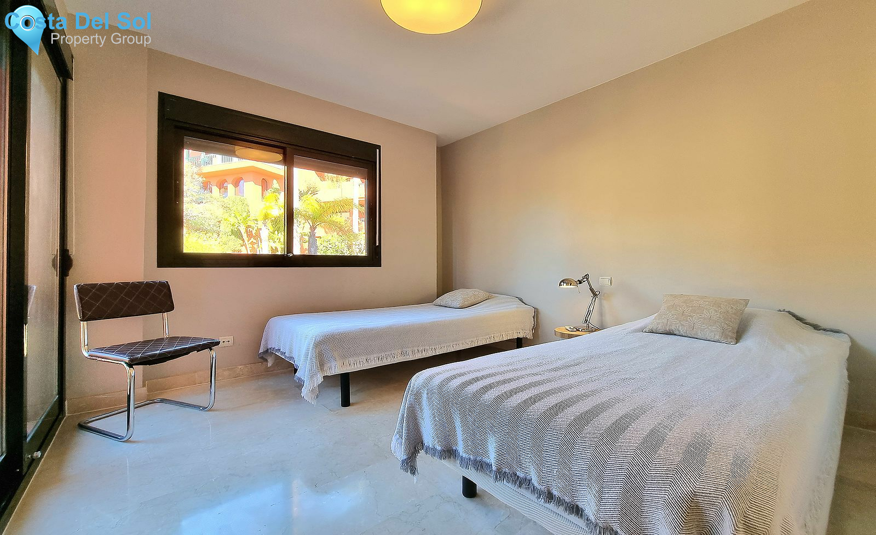 Middle Floor Apartment in Calahonda-1550811