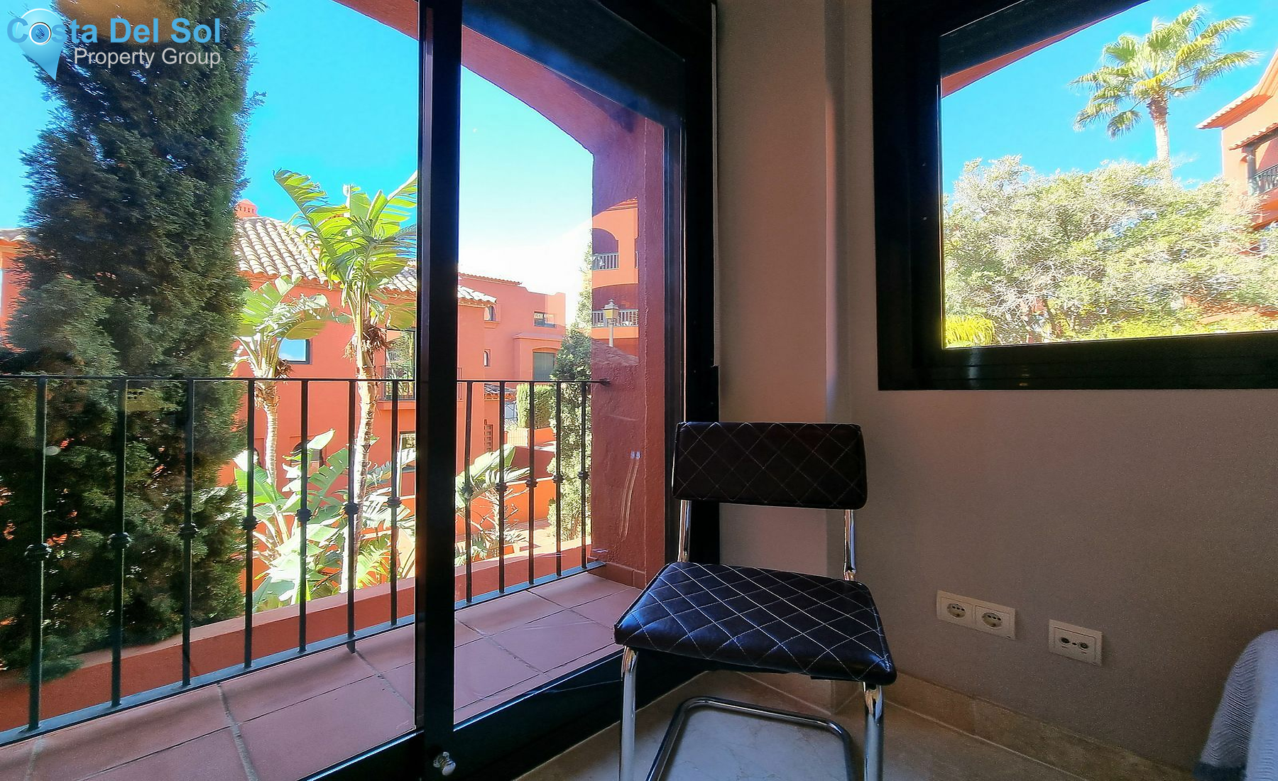 Middle Floor Apartment in Calahonda-1550813