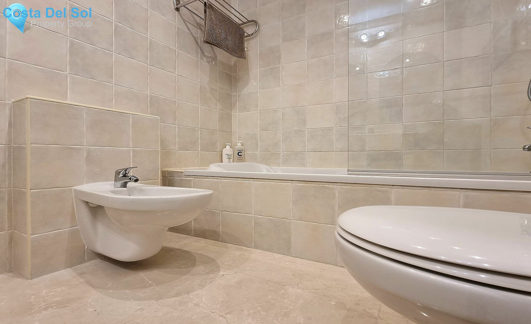 Middle Floor Apartment in Calahonda-1550816