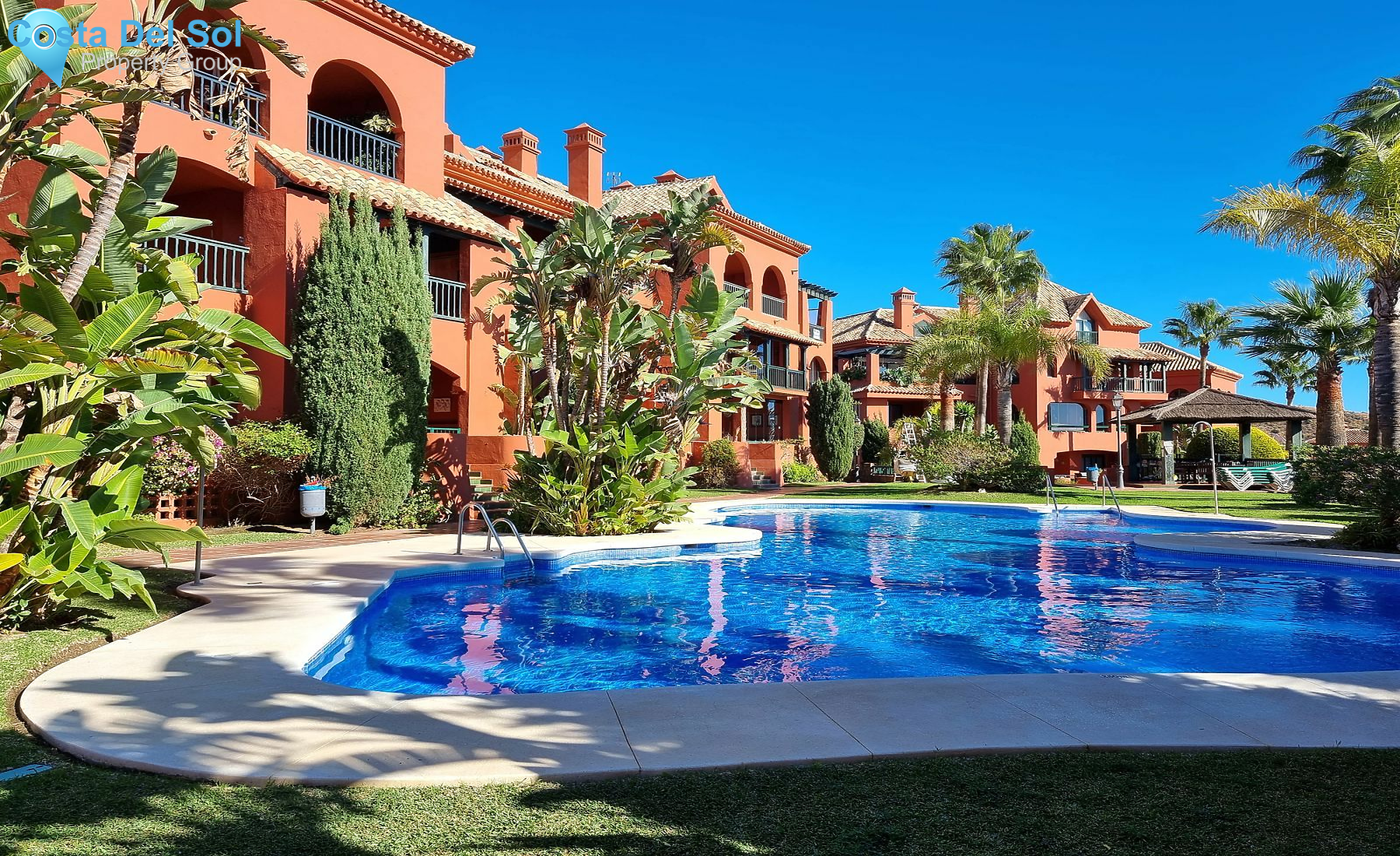 Middle Floor Apartment in Calahonda-1550799