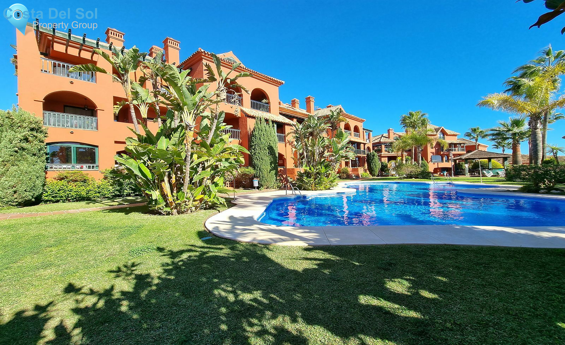 Middle Floor Apartment in Calahonda-1550803