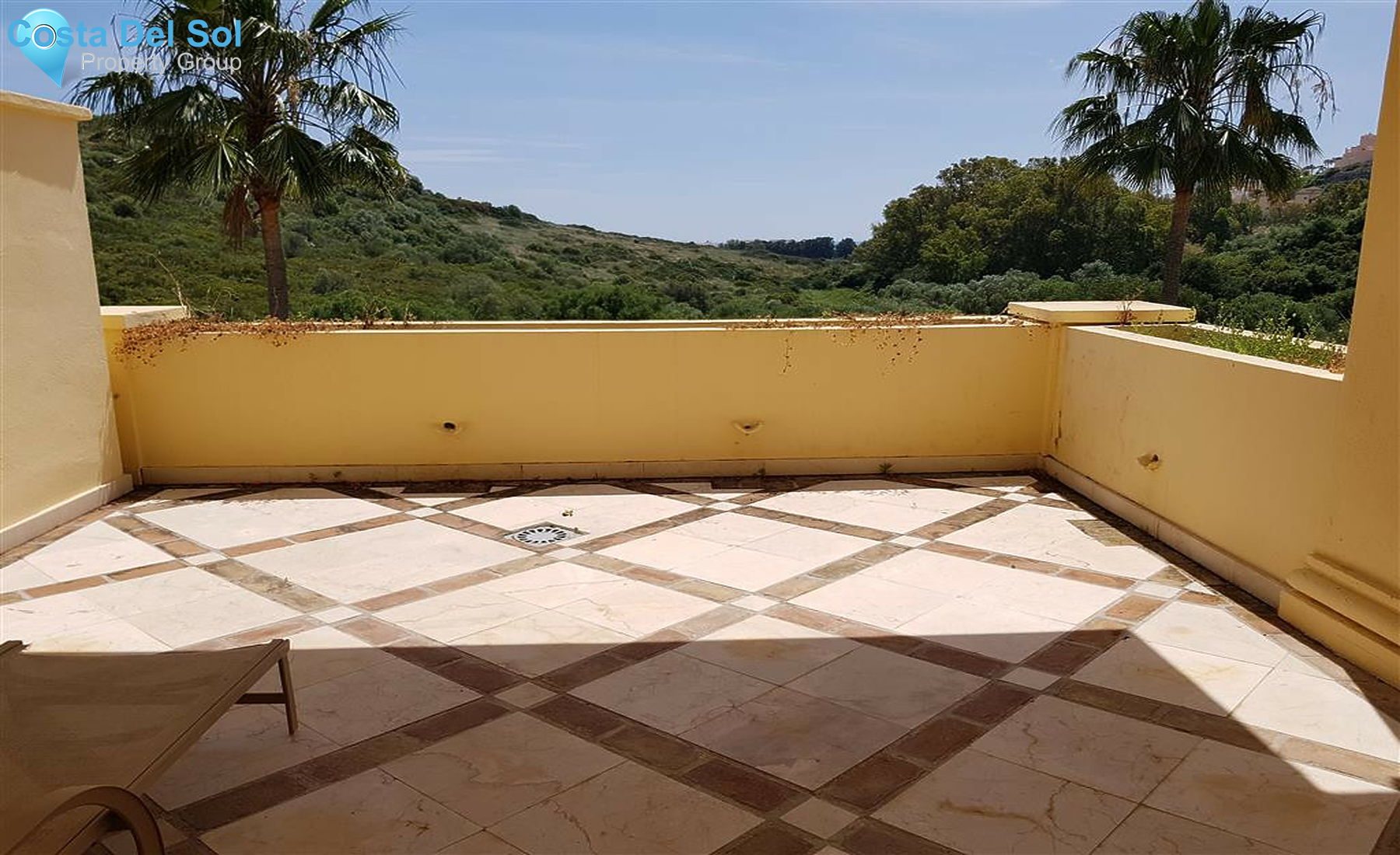Middle Floor Apartment in Casares Playa