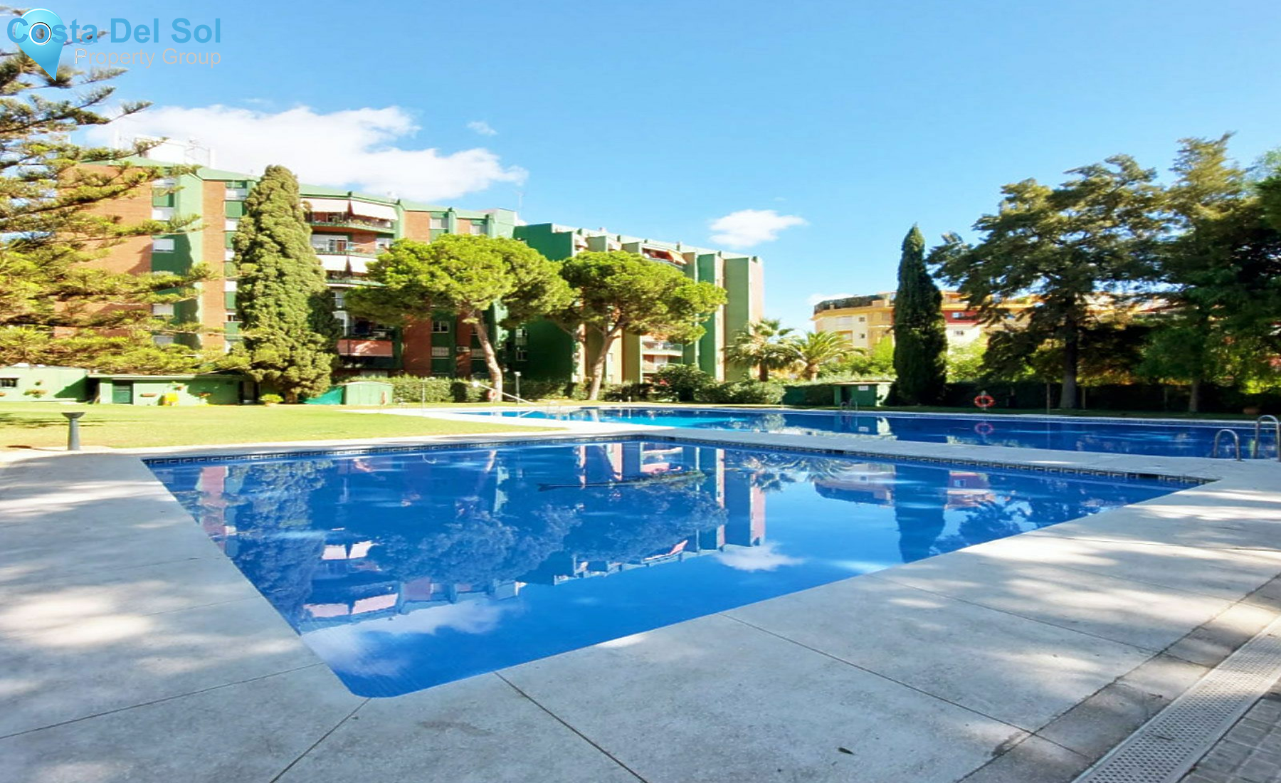 Middle Floor Apartment in Churriana