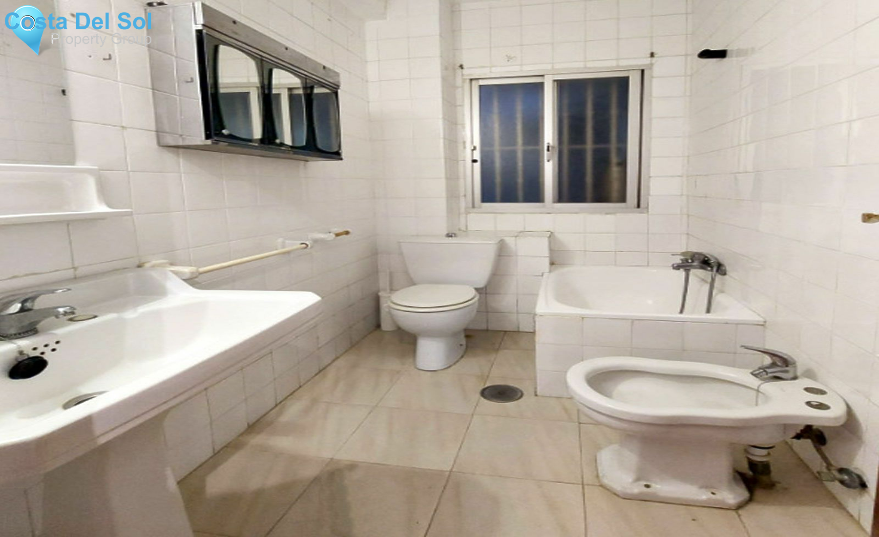 Middle Floor Apartment in Churriana-1515808