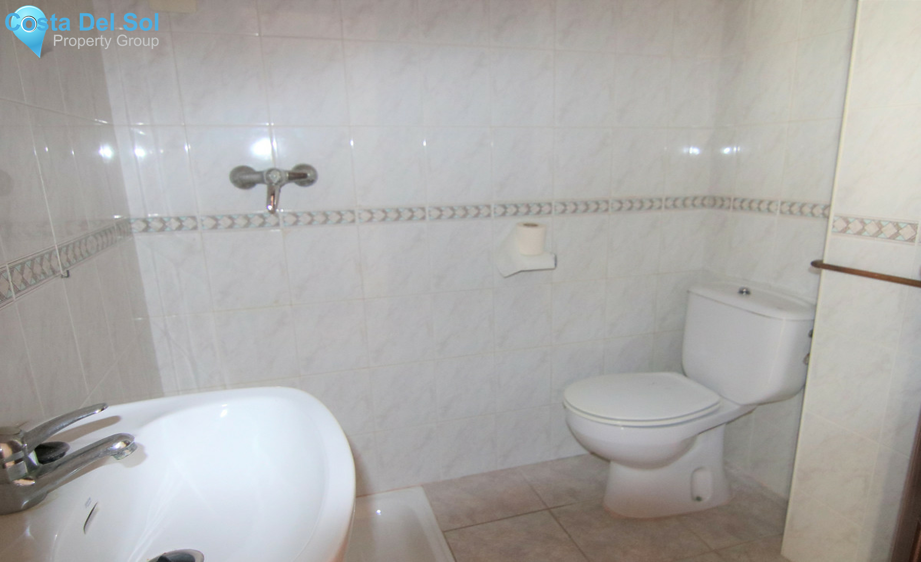 Middle Floor Apartment in Coín-1343898