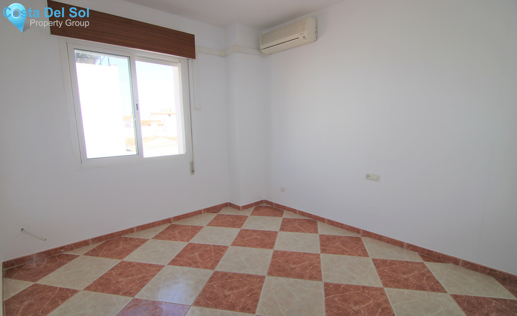 Middle Floor Apartment in Coín-1343902