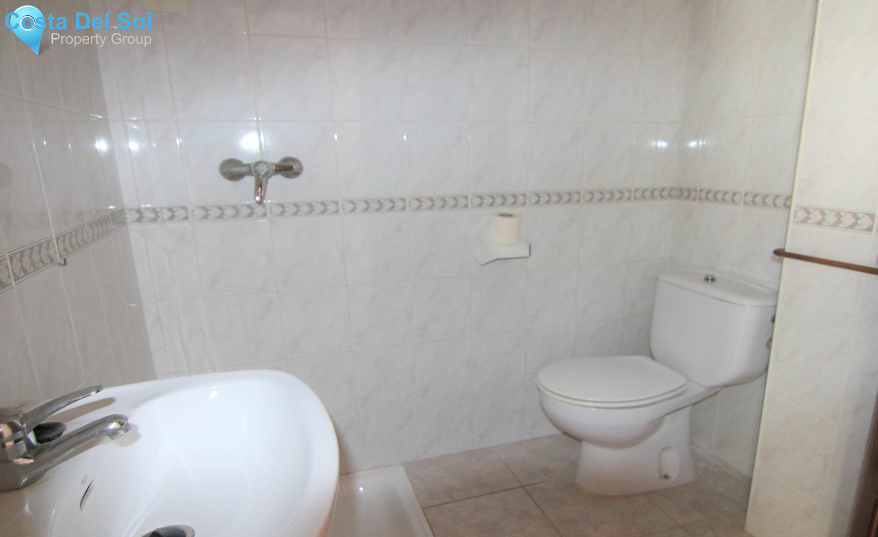 Middle Floor Apartment in Coín-1222234